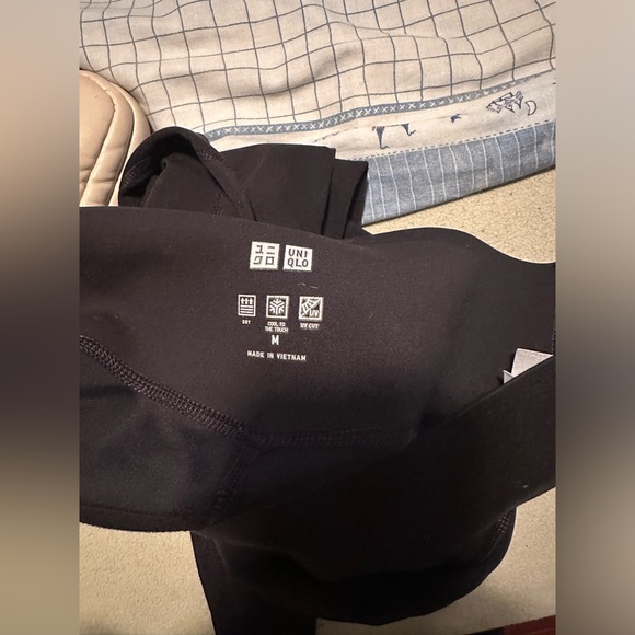 Uniqlo AIRISM Black Brushed Fabric Active Leggings Pants with Pocket Women M New - Picture 4 of 4